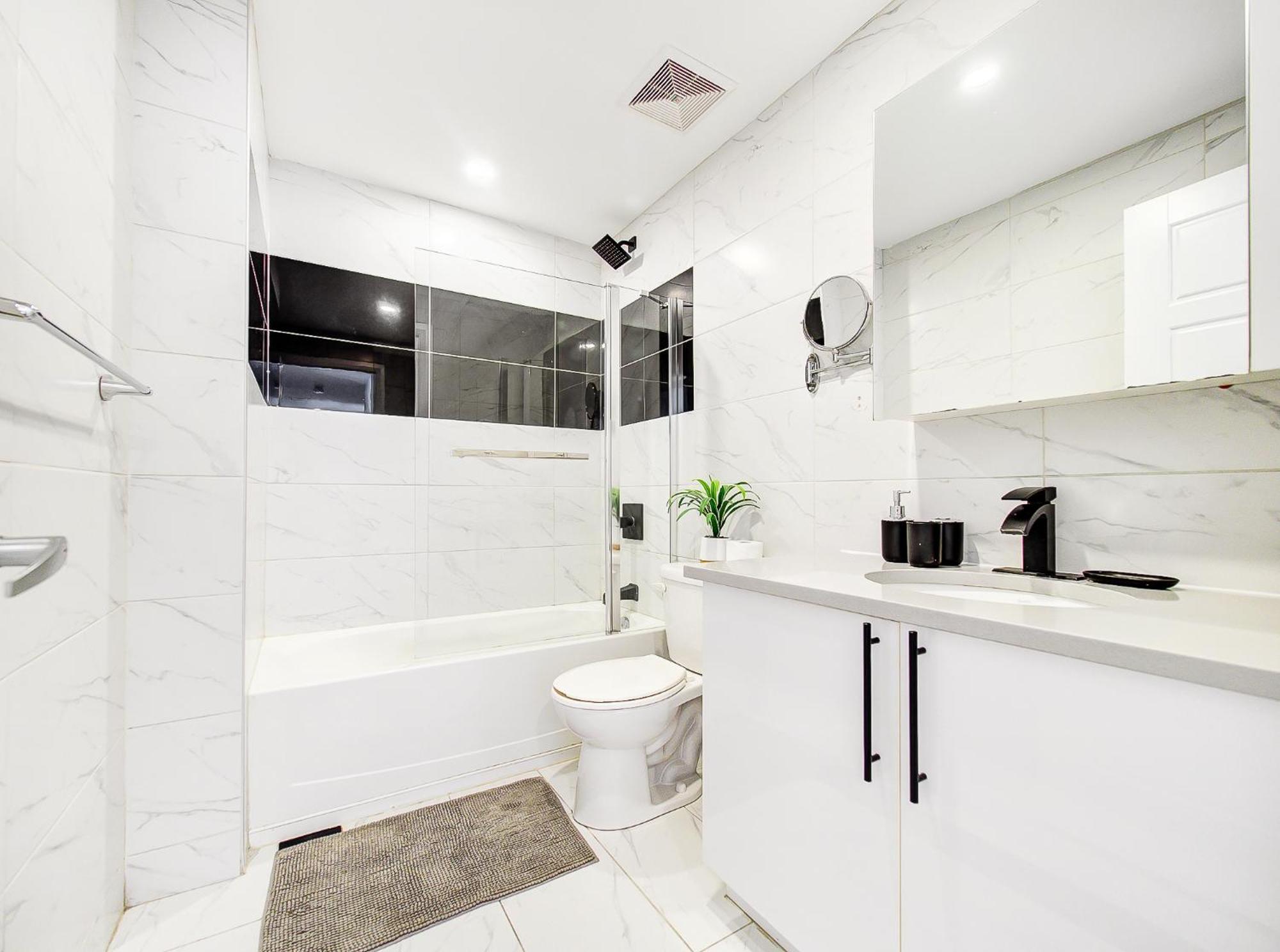 Glamorous 2-bedroom In Downtown 206