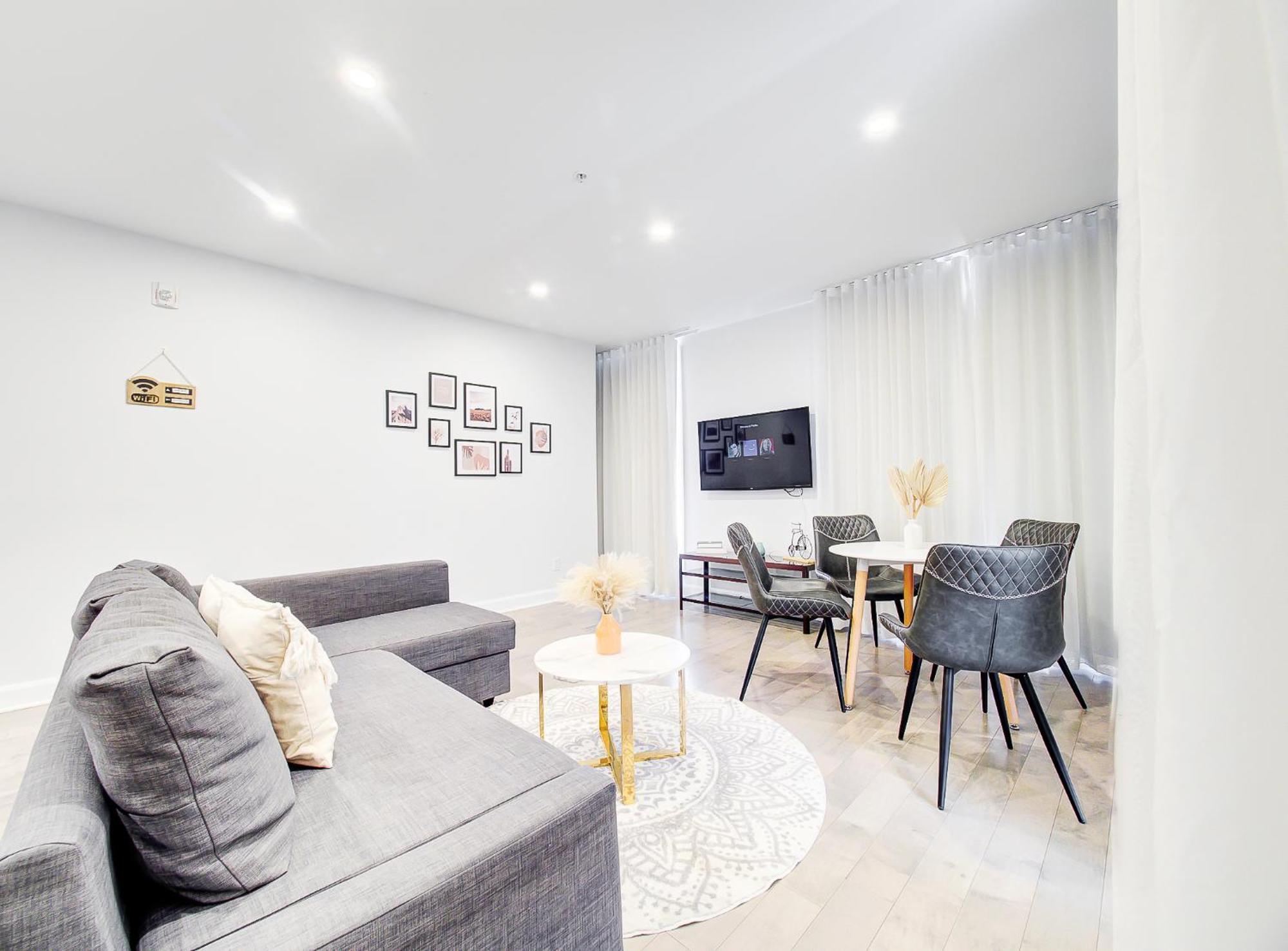 Apartment Glamorous 2-bedroom In Downtown 206